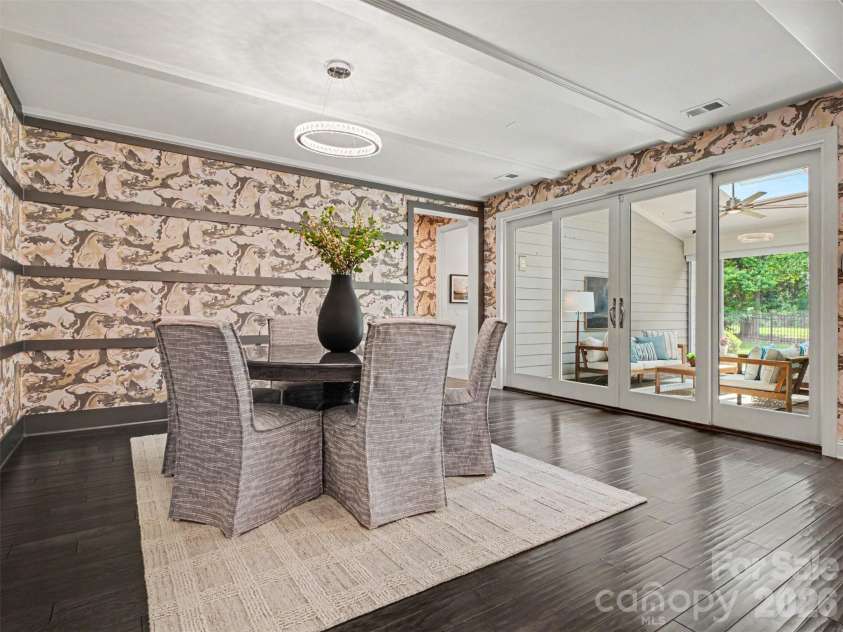 1020 Sharon Amity Road, Charlotte, NC 28211.  MLS# CAR4385518, YatesRealty ID 29929. Dining Room