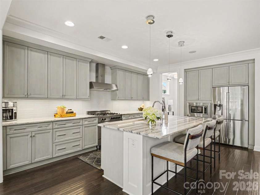 1020 Sharon Amity Road, Charlotte, NC 28211.  MLS# CAR4385518, YatesRealty ID 29929. Kitchen