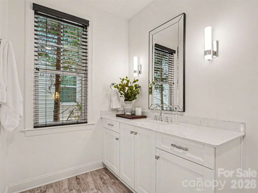 1020 Sharon Amity Road, Charlotte, NC 28211.  MLS# CAR4385518, YatesRealty ID 29929. Primary bath