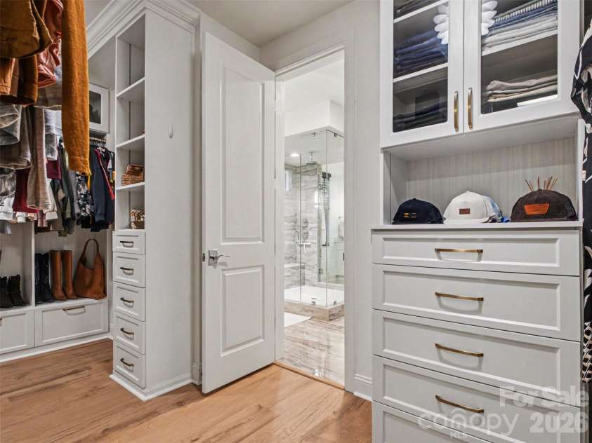 1020 Sharon Amity Road, Charlotte, NC 28211.  MLS# CAR4385518, YatesRealty ID 29929. Primary Closet