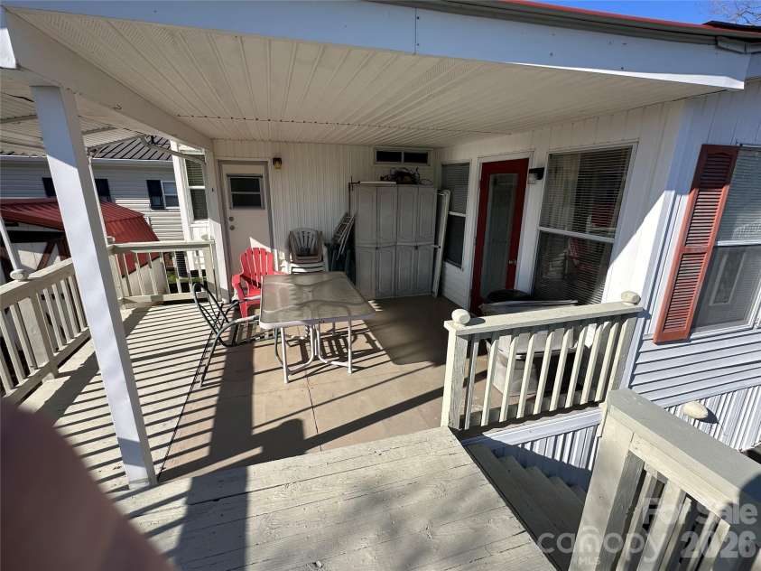 182 Marina Drive, New London, NC 28127.  MLS# CAR4353150, YatesRealty ID 2993. 