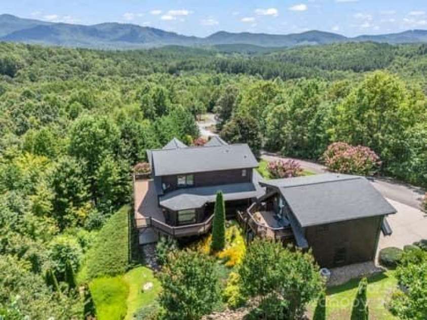 202 Panorama Drive, Nebo, NC 28761.  MLS# CAR4287111, YatesRealty ID 2993. 