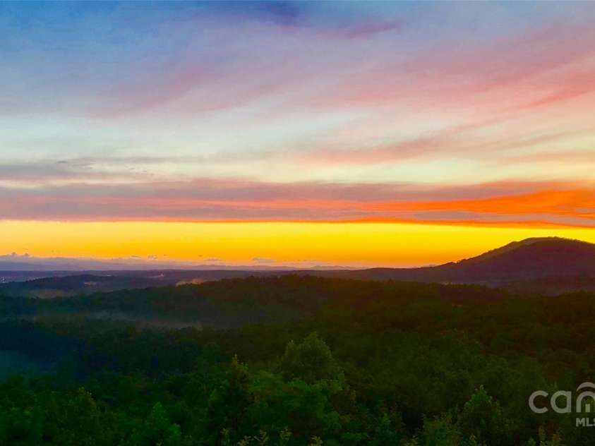 202 Panorama Drive, Nebo, NC 28761.  MLS# CAR4287111, YatesRealty ID 2993. 