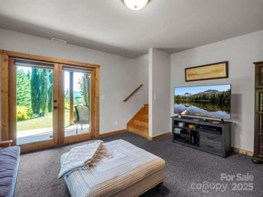 202 Panorama Drive, Nebo, NC 28761.  MLS# CAR4287111, YatesRealty ID 2993. 