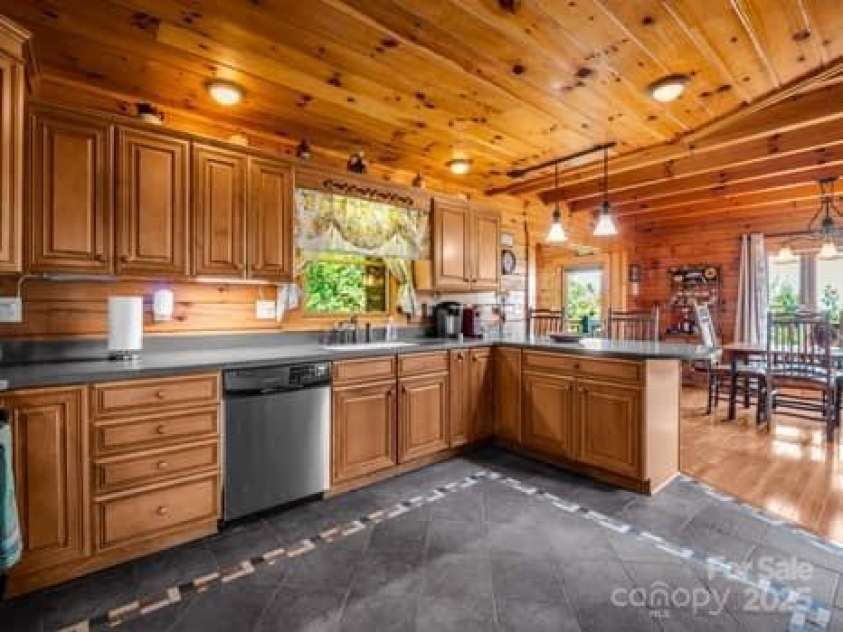 202 Panorama Drive, Nebo, NC 28761.  MLS# CAR4287111, YatesRealty ID 2993. 