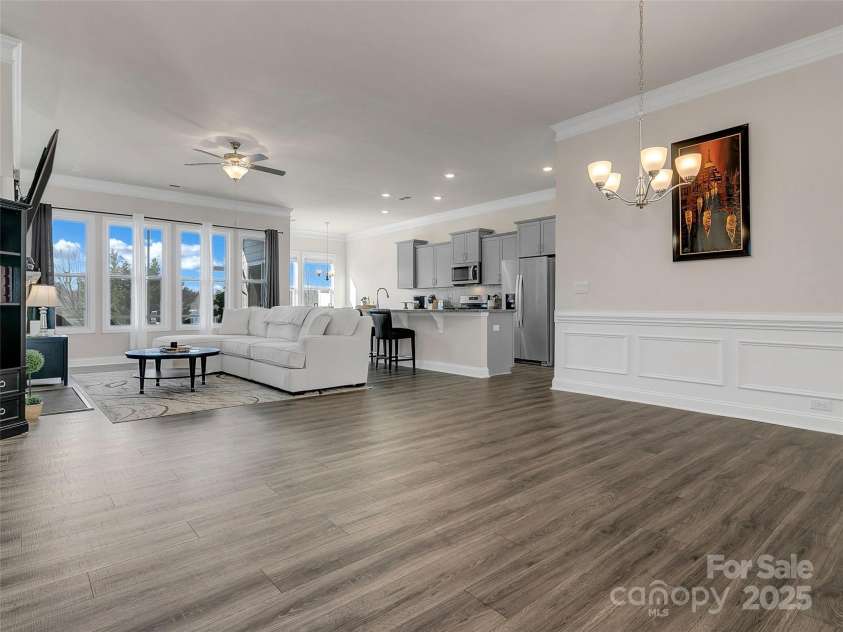 49 Fox Cove Road, Hendersonville, NC 28792.  MLS# CAR4226426, YatesRealty ID 2993. 