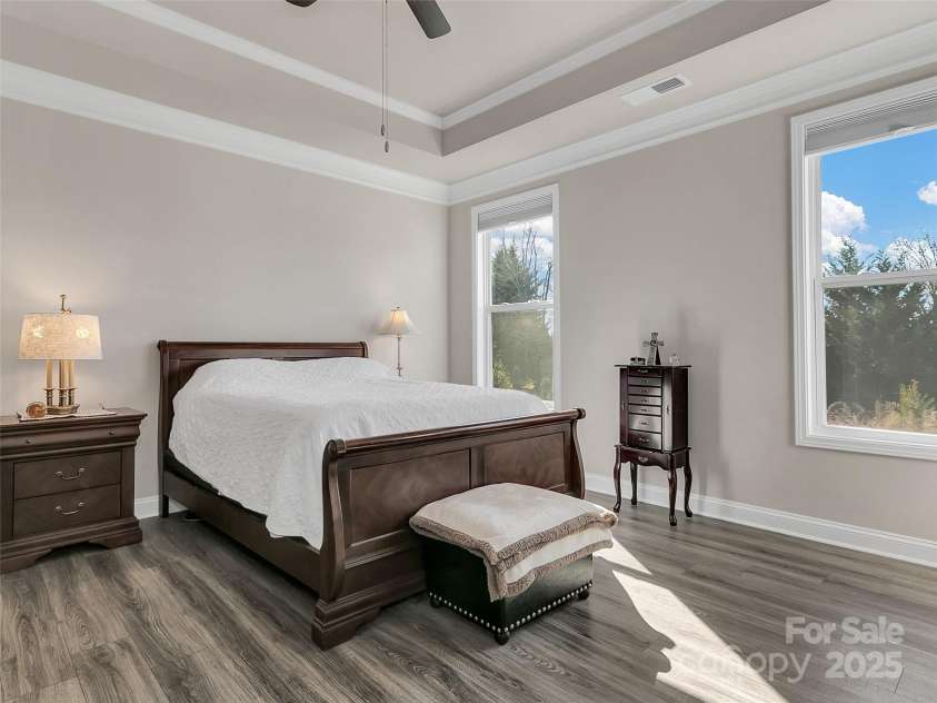 49 Fox Cove Road, Hendersonville, NC 28792.  MLS# CAR4226426, YatesRealty ID 2993. 