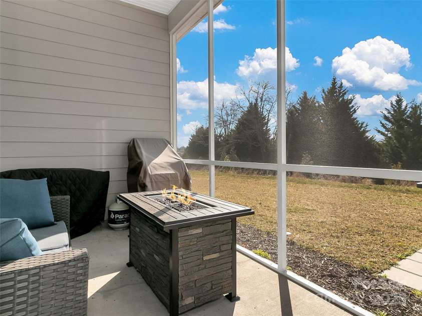 49 Fox Cove Road, Hendersonville, NC 28792.  MLS# CAR4226426, YatesRealty ID 2993. 