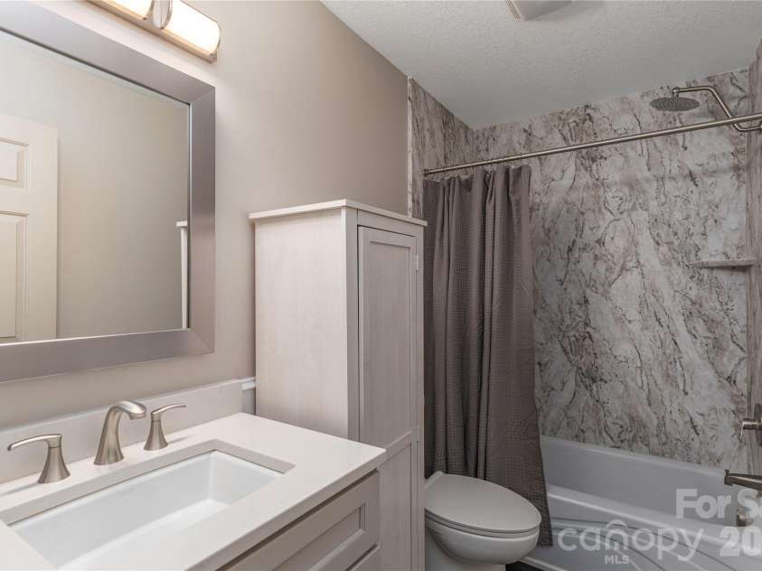 11 Pearl Street, Black Mountain, NC 28711.  MLS# CAR4384283, YatesRealty ID 29930. 