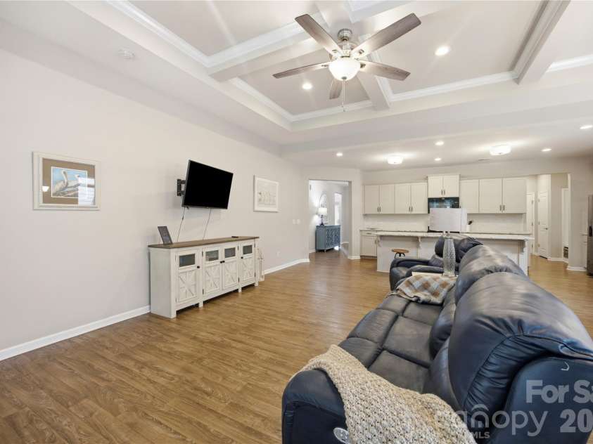 117 Canada Drive, Statesville, NC 28677.  MLS# CAR4375519, YatesRealty ID 29931. 