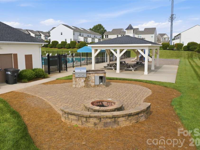 117 Canada Drive, Statesville, NC 28677.  MLS# CAR4375519, YatesRealty ID 29931. 