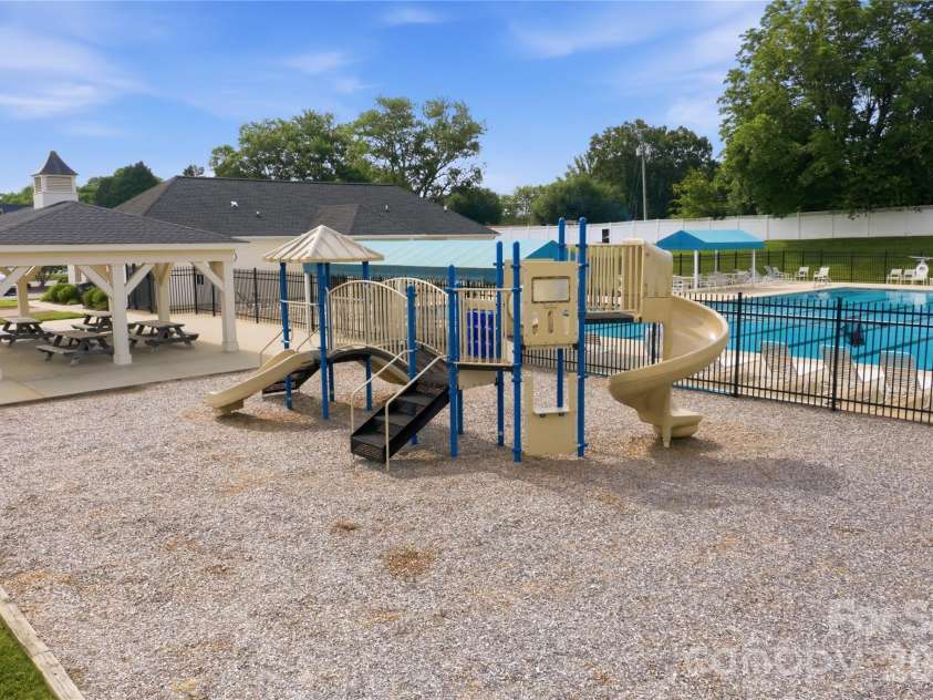 117 Canada Drive, Statesville, NC 28677.  MLS# CAR4375519, YatesRealty ID 29931. 