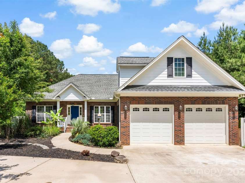 5418 Commodore Place, Clover, SC 29710.  MLS# CAR4256873, YatesRealty ID 29931. 