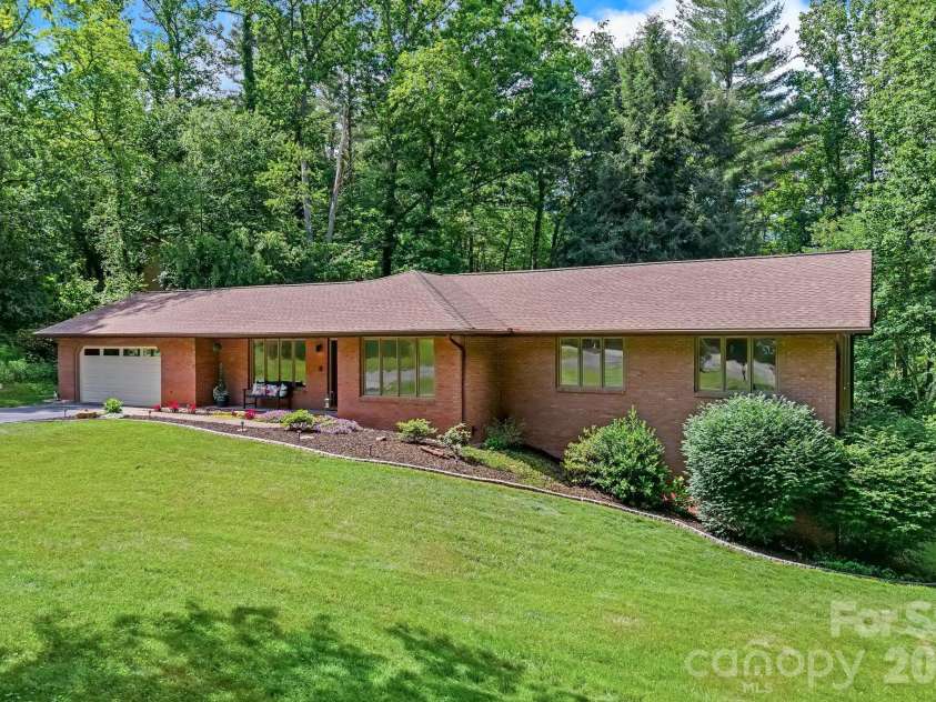 11 Grenadier Court, Candler, NC 28715.  MLS# CAR4388506, YatesRealty ID 29932. 