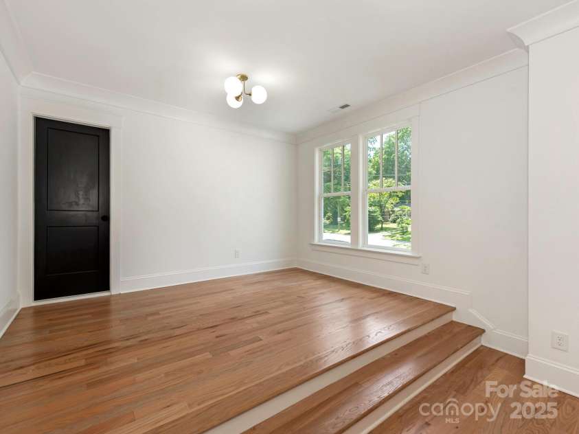 3009 Commonwealth Avenue, Charlotte, NC 28205.  MLS# CAR4277083, YatesRealty ID 29932. Loft Area