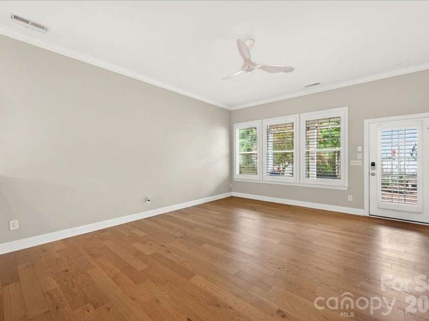 12422 Brenthaven Drive, Davidson, NC 28036.  MLS# CAR4387323, YatesRealty ID 29933. 