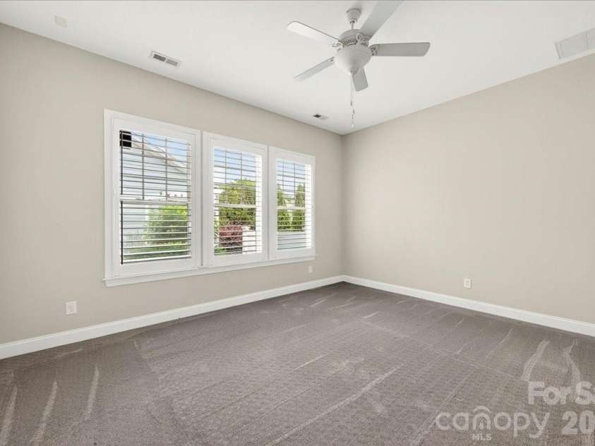 12422 Brenthaven Drive, Davidson, NC 28036.  MLS# CAR4387323, YatesRealty ID 29933. 
