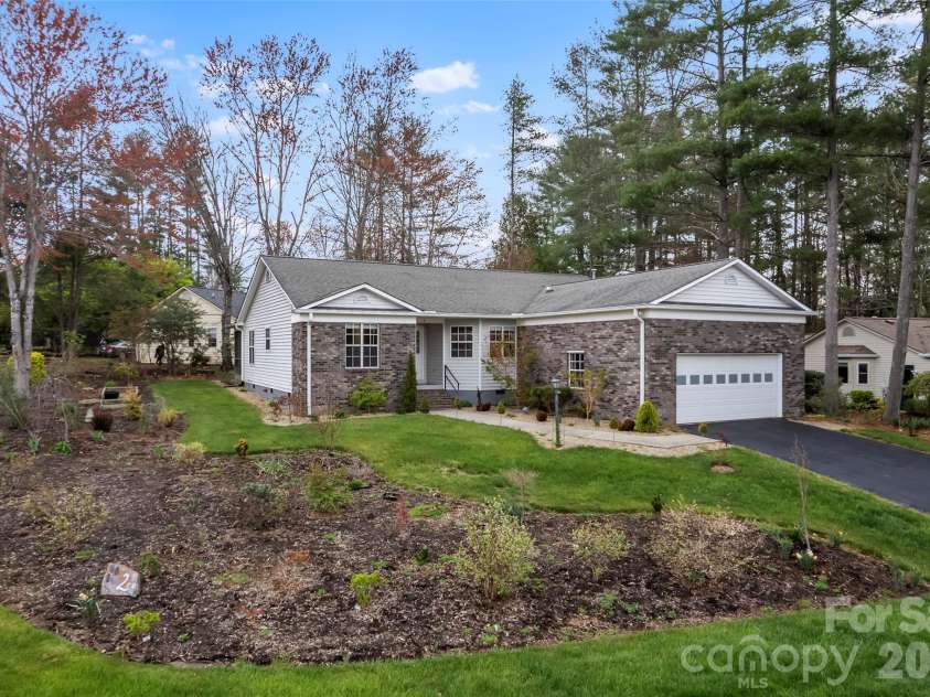 2 Manakiki Court, Etowah, NC 28729.  MLS# CAR4389723, YatesRealty ID 29934. 