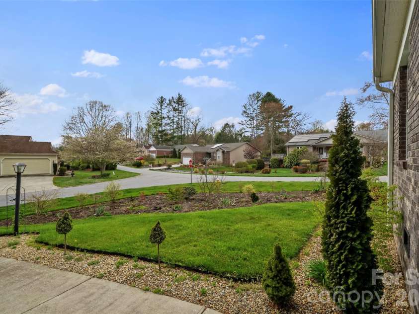 2 Manakiki Court, Etowah, NC 28729.  MLS# CAR4389723, YatesRealty ID 29934. 