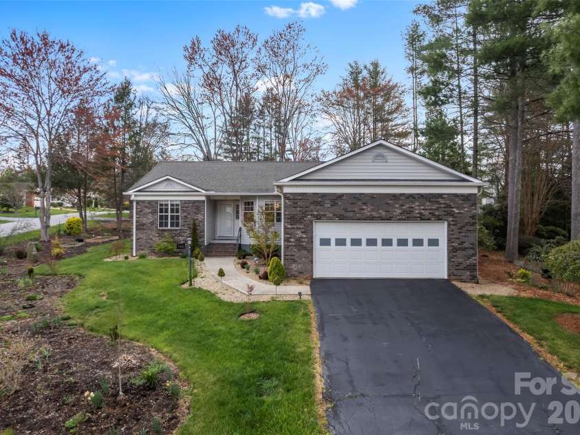 2 Manakiki Court, Etowah, NC 28729.  MLS# CAR4389723, YatesRealty ID 29934. 