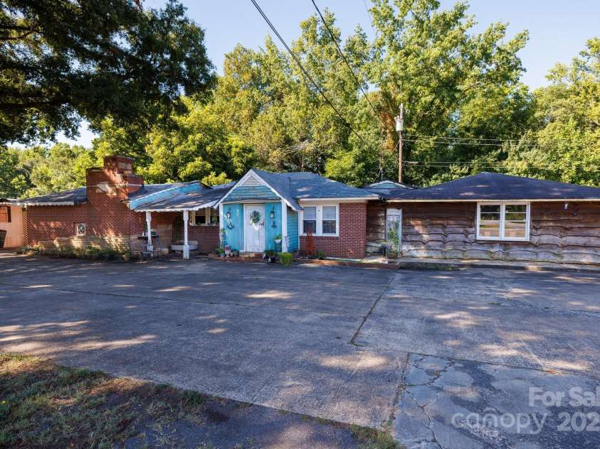 3835 Lesslie Highway, Rock Hill, SC 29730.  MLS# CAR4286931, YatesRealty ID 29934. 