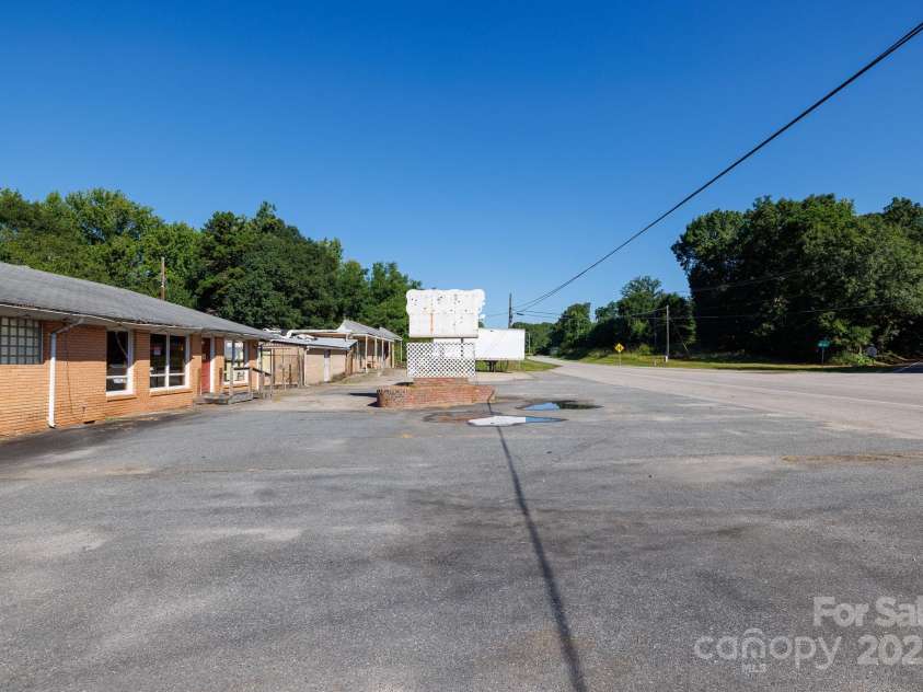 3835 Lesslie Highway, Rock Hill, SC 29730.  MLS# CAR4286931, YatesRealty ID 29934. 