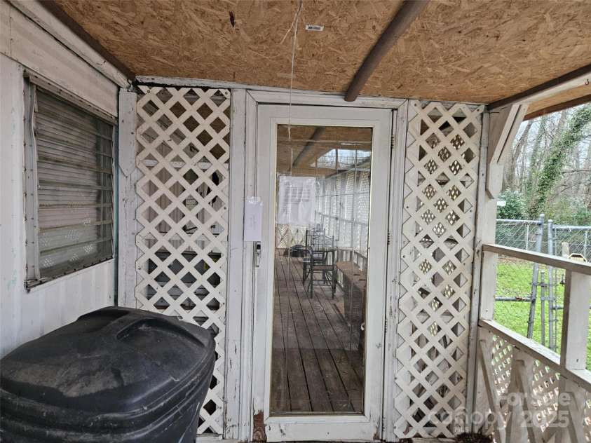 3835 Lesslie Highway, Rock Hill, SC 29730.  MLS# CAR4286931, YatesRealty ID 29934. 