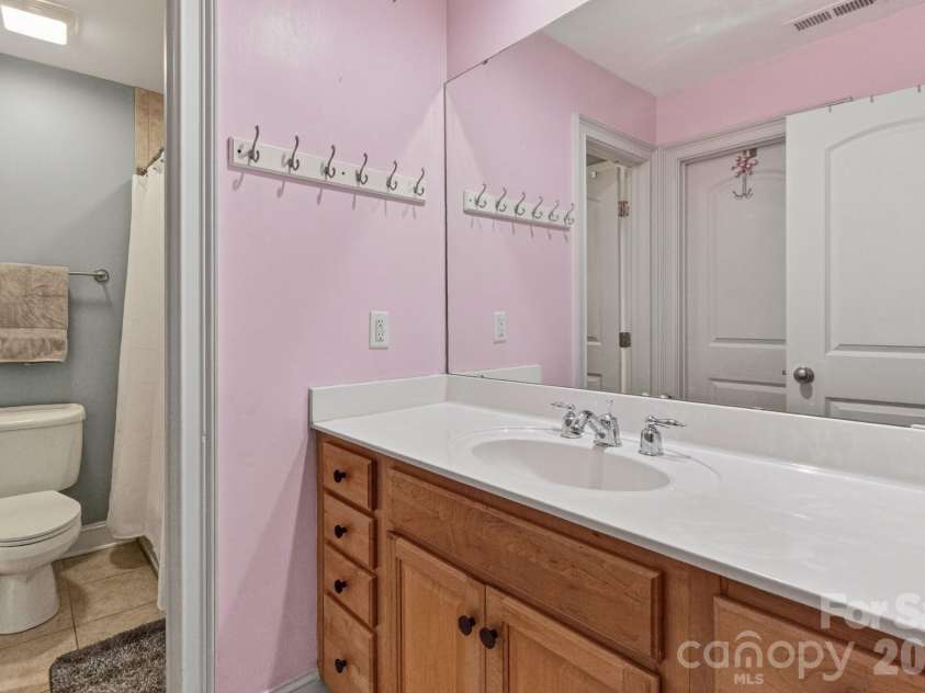 173 Yellow Jacket Circle, Mooresville, NC 28117.  MLS# CAR4390039, YatesRealty ID 29935. 