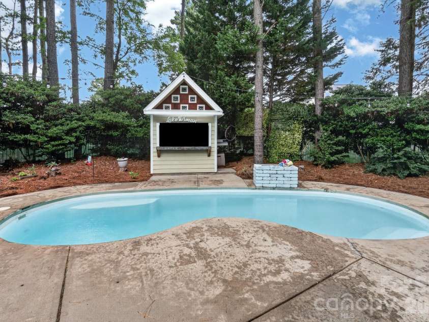 173 Yellow Jacket Circle, Mooresville, NC 28117.  MLS# CAR4390039, YatesRealty ID 29935. 