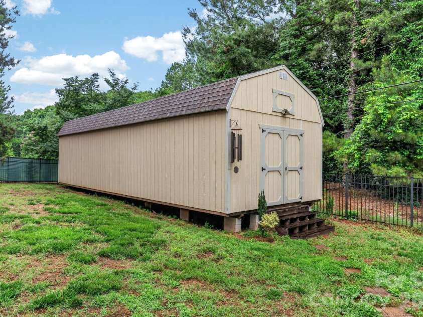 173 Yellow Jacket Circle, Mooresville, NC 28117.  MLS# CAR4390039, YatesRealty ID 29935. 