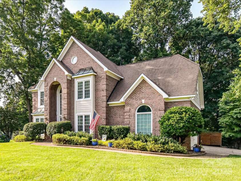3401 Cresta Court, Charlotte, NC 28269.  MLS# CAR4274525, YatesRealty ID 29936. 