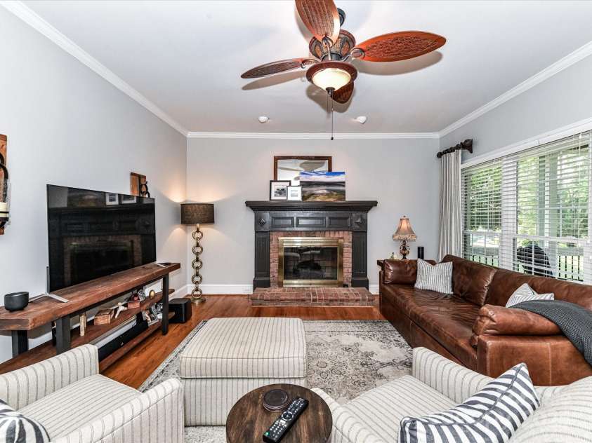 3401 Cresta Court, Charlotte, NC 28269.  MLS# CAR4274525, YatesRealty ID 29936. 