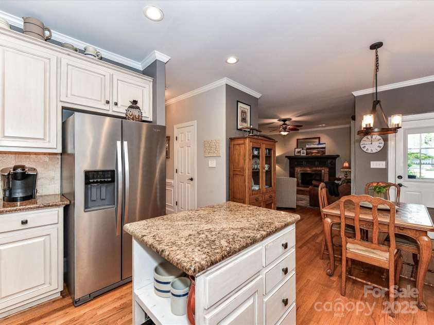 3401 Cresta Court, Charlotte, NC 28269.  MLS# CAR4274525, YatesRealty ID 29936. 