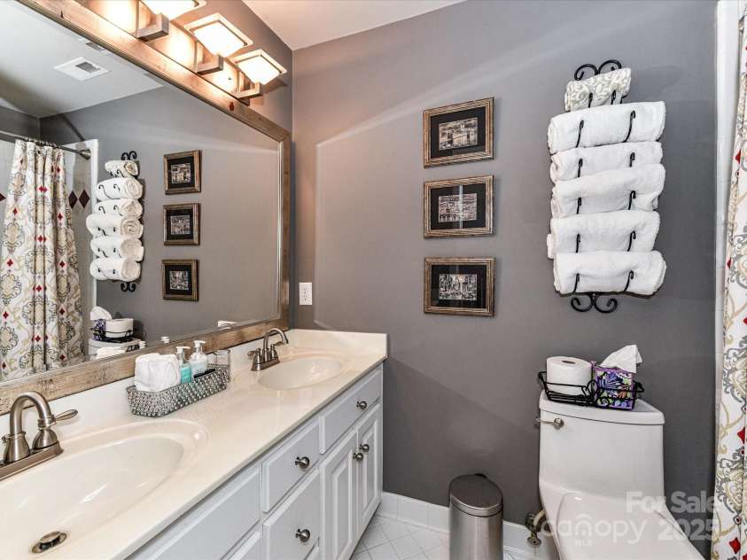 3401 Cresta Court, Charlotte, NC 28269.  MLS# CAR4274525, YatesRealty ID 29936. 