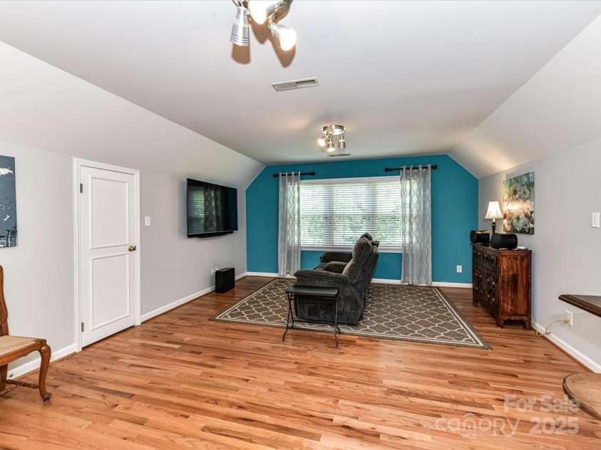 3401 Cresta Court, Charlotte, NC 28269.  MLS# CAR4274525, YatesRealty ID 29936. 