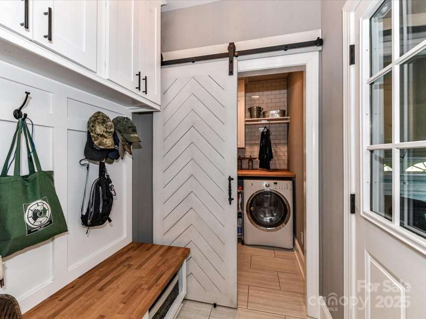 3401 Cresta Court, Charlotte, NC 28269.  MLS# CAR4274525, YatesRealty ID 29936. 