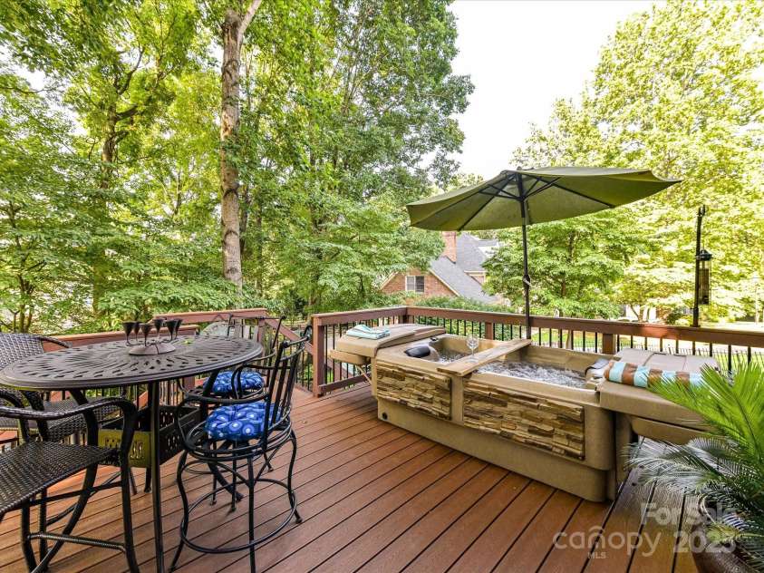 3401 Cresta Court, Charlotte, NC 28269.  MLS# CAR4274525, YatesRealty ID 29936. 