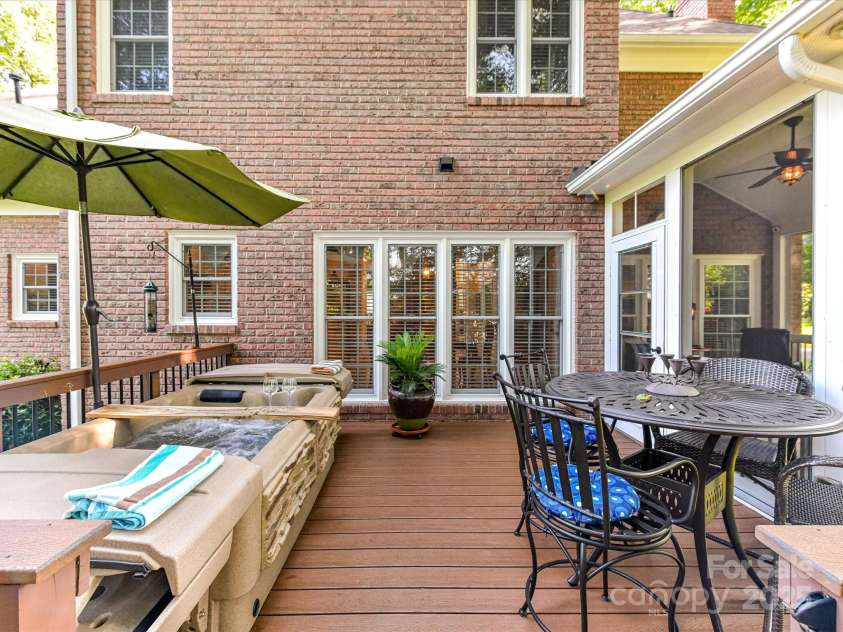 3401 Cresta Court, Charlotte, NC 28269.  MLS# CAR4274525, YatesRealty ID 29936. 
