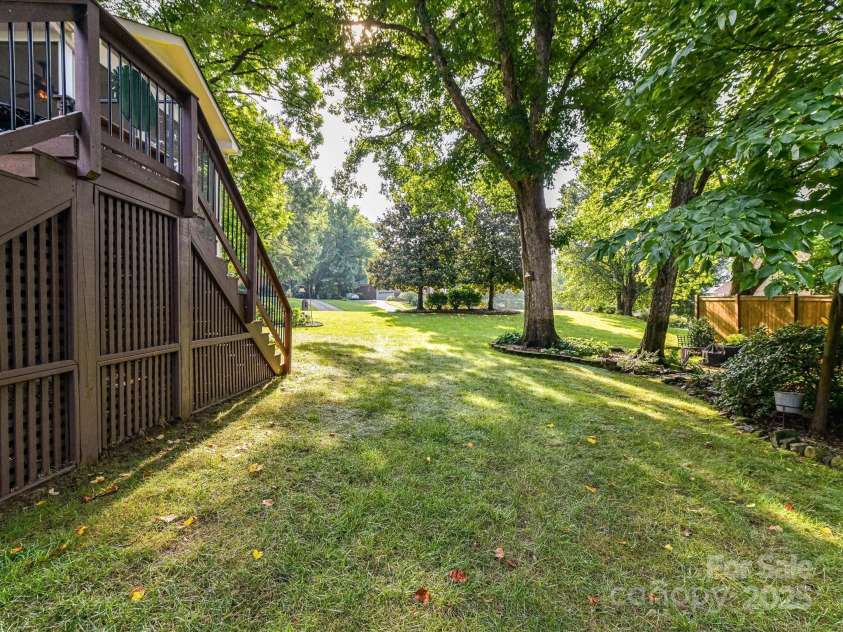 3401 Cresta Court, Charlotte, NC 28269.  MLS# CAR4274525, YatesRealty ID 29936. 