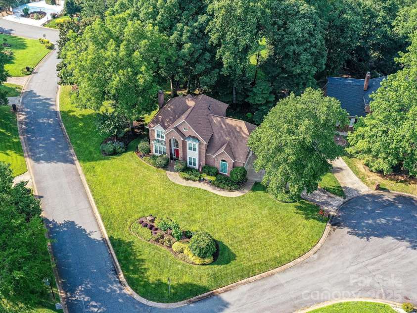 3401 Cresta Court, Charlotte, NC 28269.  MLS# CAR4274525, YatesRealty ID 29936. 