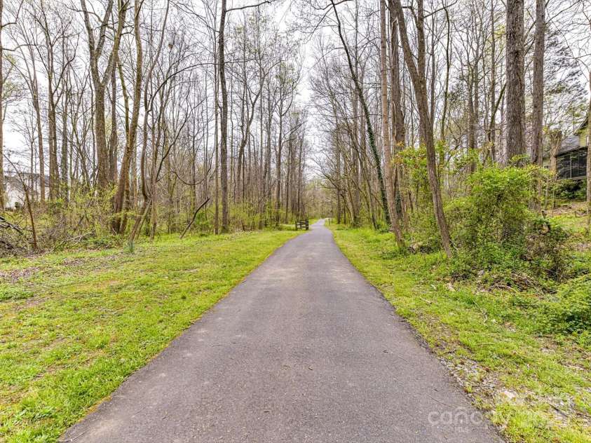 3401 Cresta Court, Charlotte, NC 28269.  MLS# CAR4274525, YatesRealty ID 29936. 