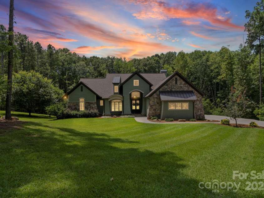133 Wolf Hill Drive, Mooresville, NC 28117.  MLS# CAR4287642, YatesRealty ID 29937. 