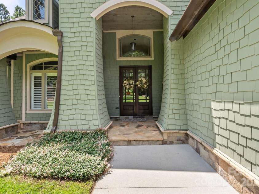 133 Wolf Hill Drive, Mooresville, NC 28117.  MLS# CAR4287642, YatesRealty ID 29937. 