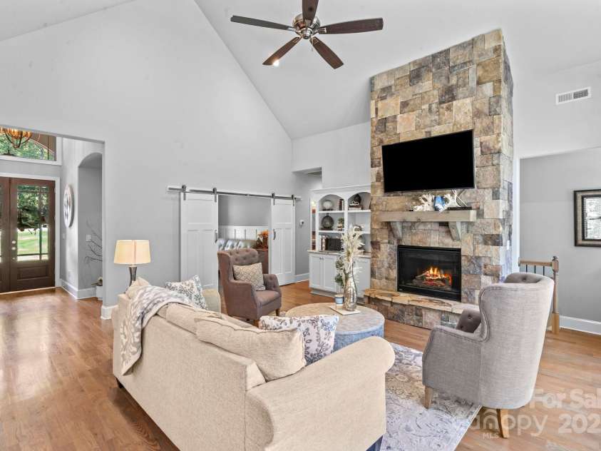 133 Wolf Hill Drive, Mooresville, NC 28117.  MLS# CAR4287642, YatesRealty ID 29937. 