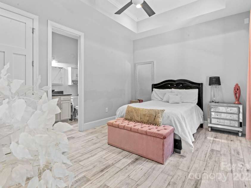133 Wolf Hill Drive, Mooresville, NC 28117.  MLS# CAR4287642, YatesRealty ID 29937. 