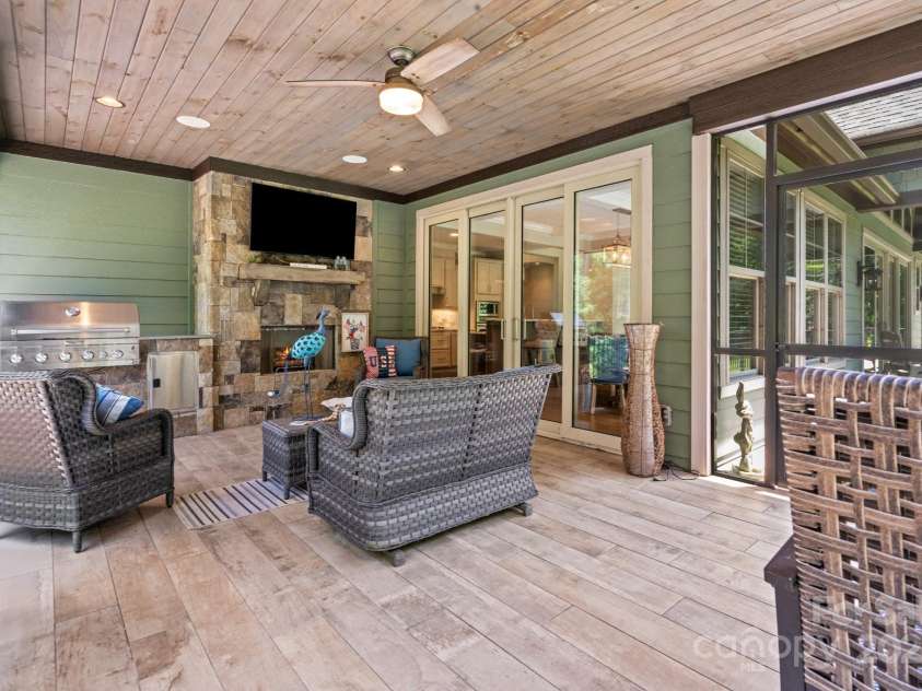 133 Wolf Hill Drive, Mooresville, NC 28117.  MLS# CAR4287642, YatesRealty ID 29937. 