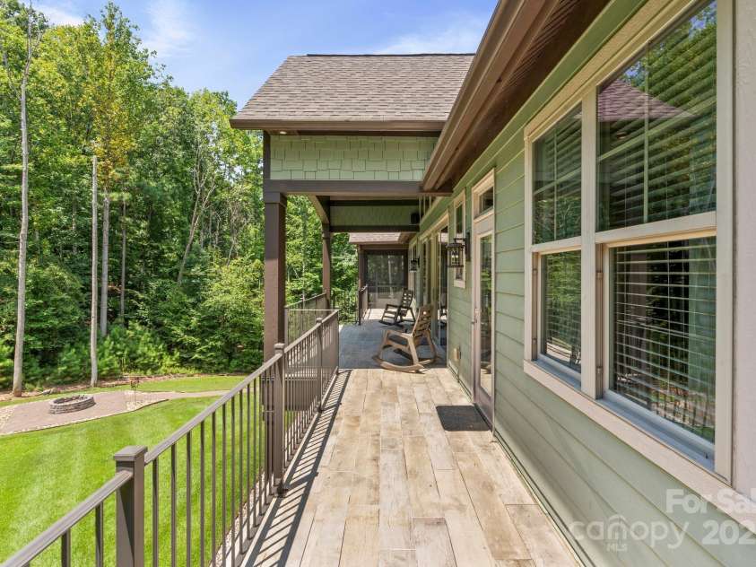 133 Wolf Hill Drive, Mooresville, NC 28117.  MLS# CAR4287642, YatesRealty ID 29937. 