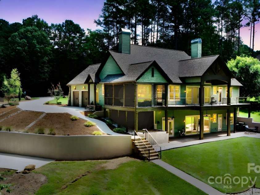 133 Wolf Hill Drive, Mooresville, NC 28117.  MLS# CAR4287642, YatesRealty ID 29937. 