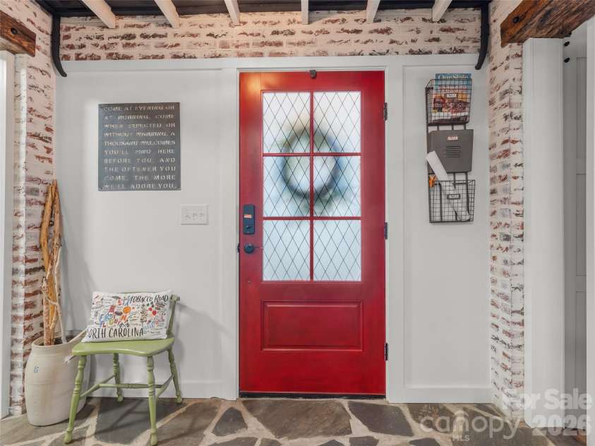 154 White Oak Lane, Brevard, NC 28712.  MLS# CAR4378929, YatesRealty ID 29938. 
