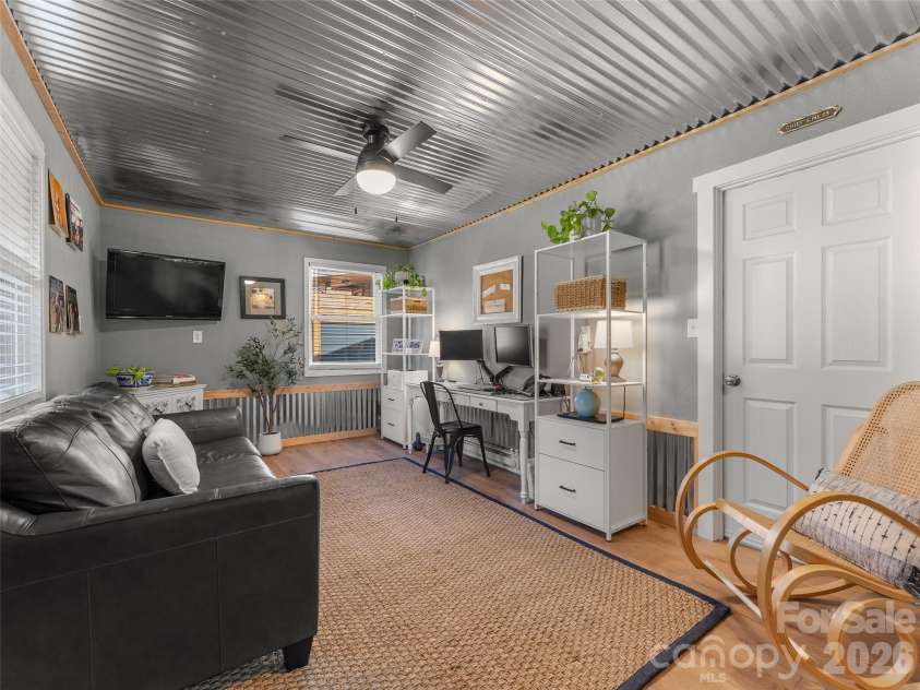 154 White Oak Lane, Brevard, NC 28712.  MLS# CAR4378929, YatesRealty ID 29938. 